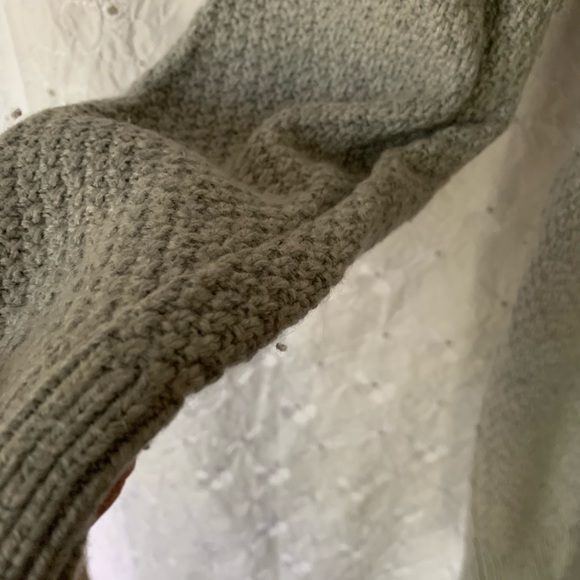 Loft - 3/4 Sleeve Gray Cable Knot Sweater - Picture 7 of 8